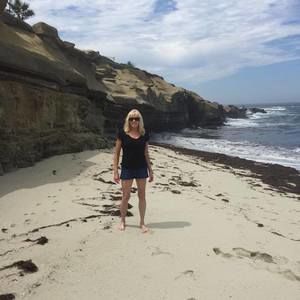 Meet your Posher, Debi